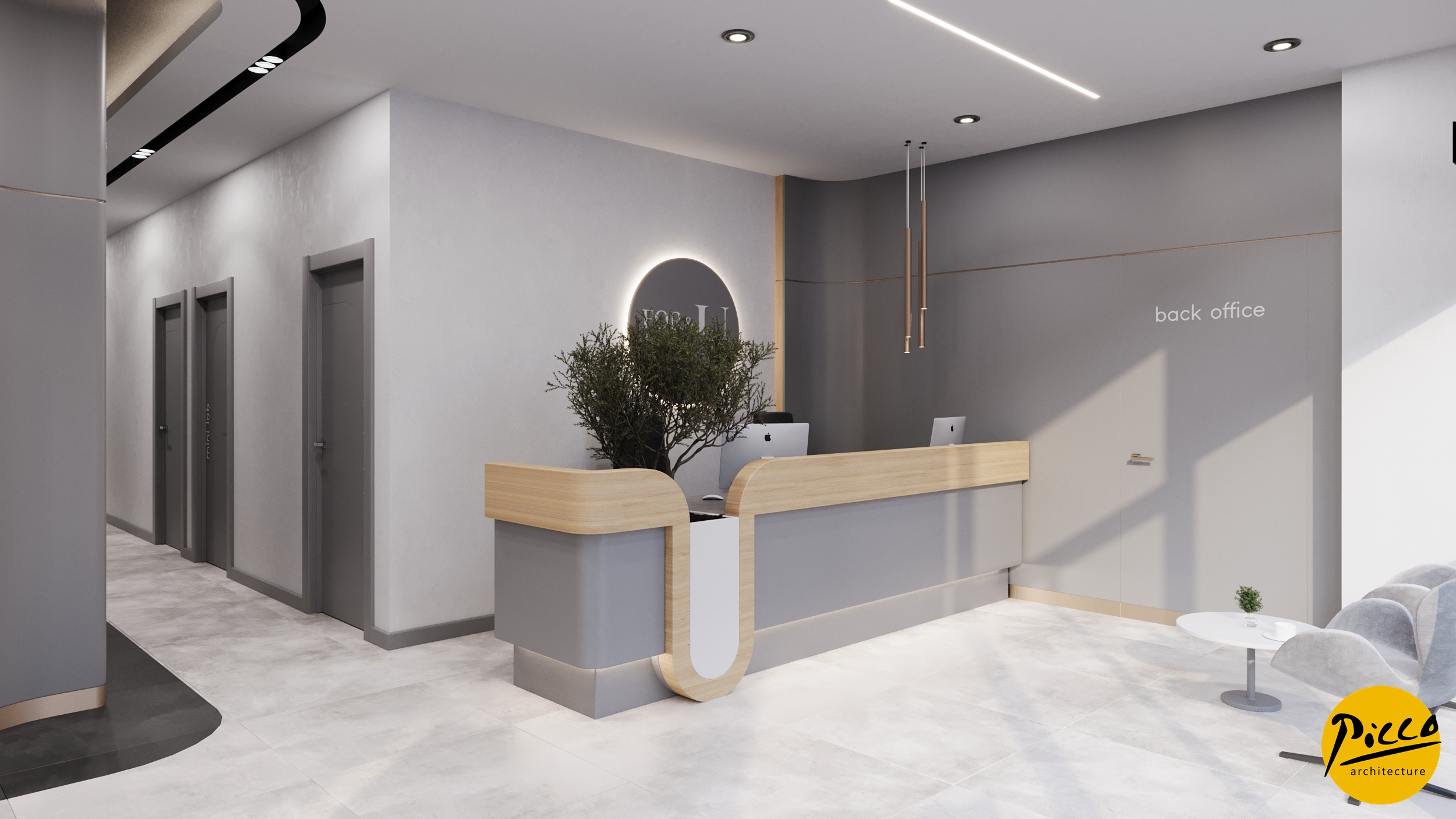 Klinik iç mimarisinde modern tavan ve aydınlatma uygulaması.